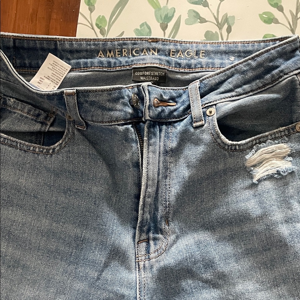 American Eagle Distressed Blue Jeans